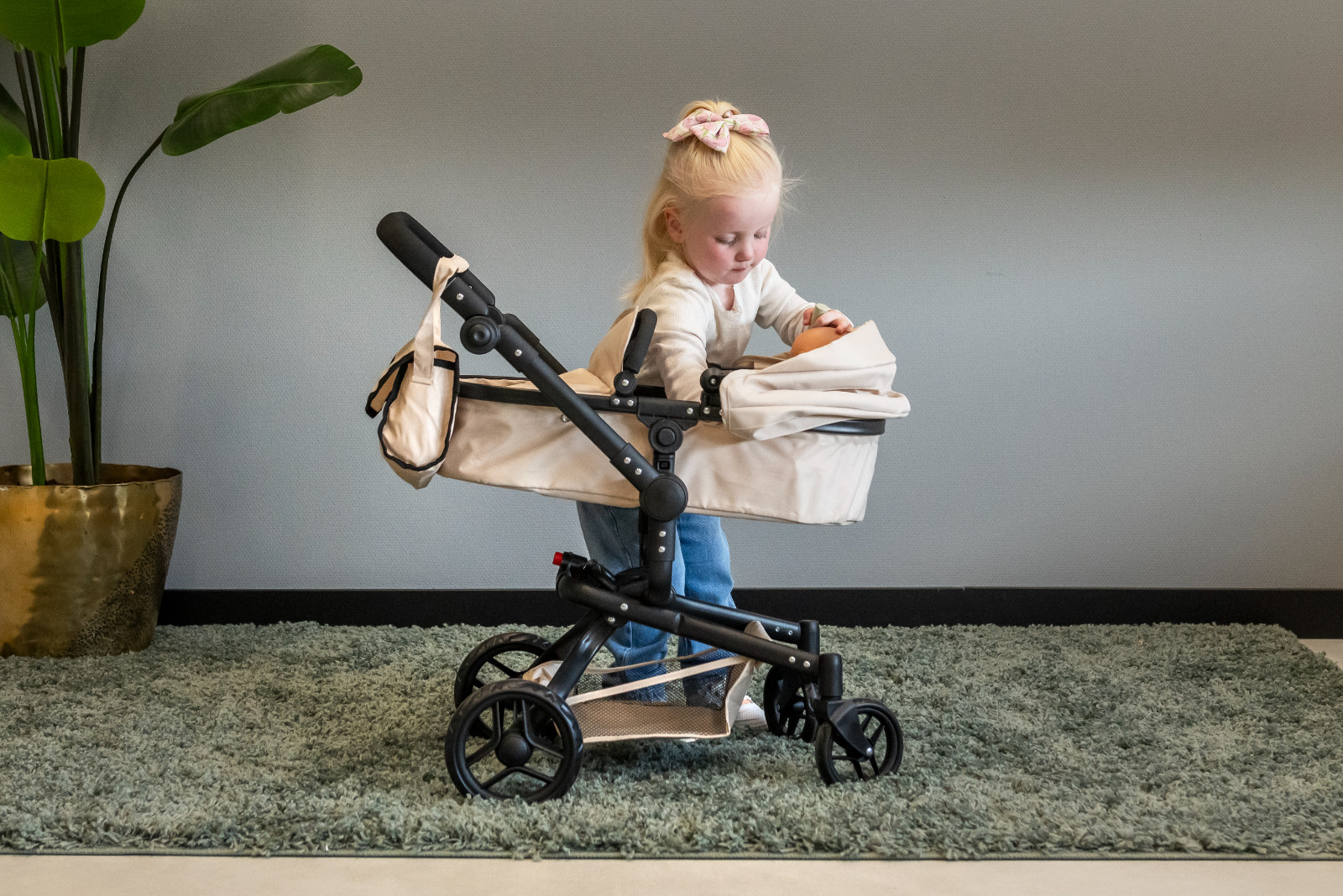 Découvrez les poussettes 2 en 1 pour poupées